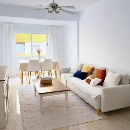 Amplio Piso Con Terraza Cerca De La Playa * Calp