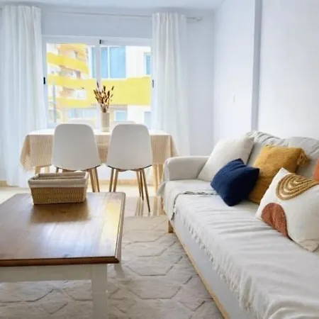 Amplio Piso Con Terraza Cerca De La Playa Calpe