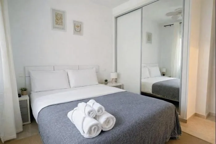 Amplio Piso Con Terraza Cerca De La Playa *