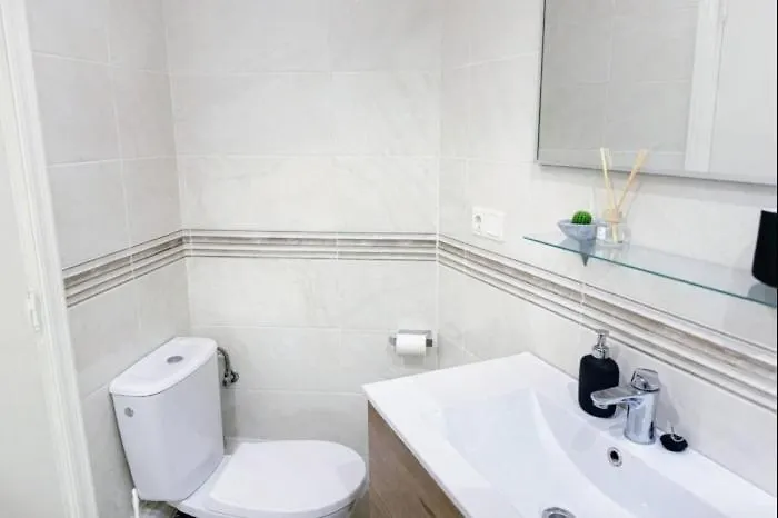 Apartamento Amplio Piso Con Terraza Cerca De La Playa *