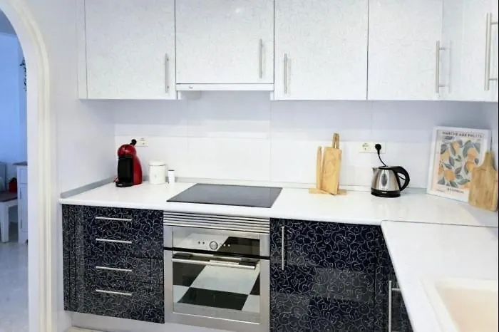 Apartamento Amplio Piso Con Terraza Cerca De La Playa *