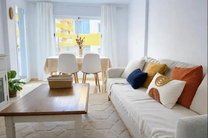 Amplio Piso Con Terraza Cerca De La Playa Calpe